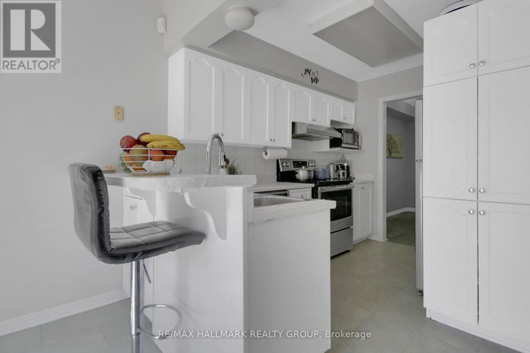 28570311/4320-owl-valley-drive/riverside-southgloucester-glen/ottawa/ontario/K1V1L8_18