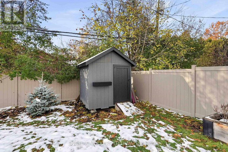 29105494/1260-henry-farm-drive/copeland-park/ottawa/ontario/K2C2E2_34