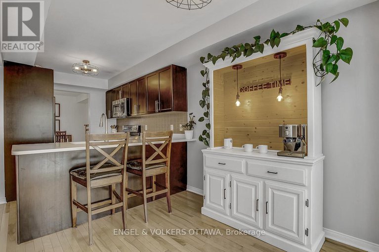 29355426/308-tabaret-street/emerald-meadowstrailwest/ottawa/ontario/K2M0B8_22