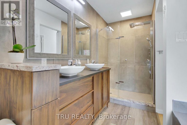 28334651/36-varley-drive/beaverbrook/ottawa/ontario/K2K1G2_27