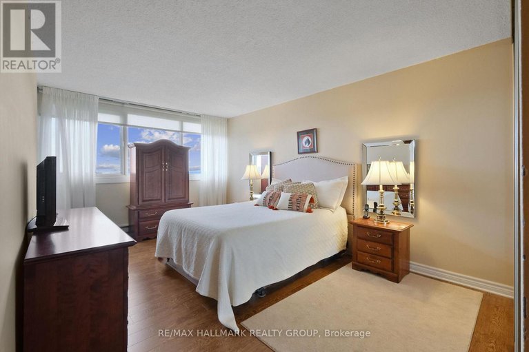 28532567/1605-3360-southgate-road/south-keys/ottawa/ontario/K1V9A6_27
