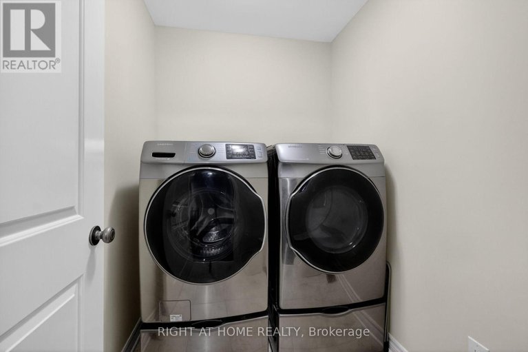 29683853/44-hawks-landing-crescent/stittsville-north/ottawa/ontario/K2S1W1_27