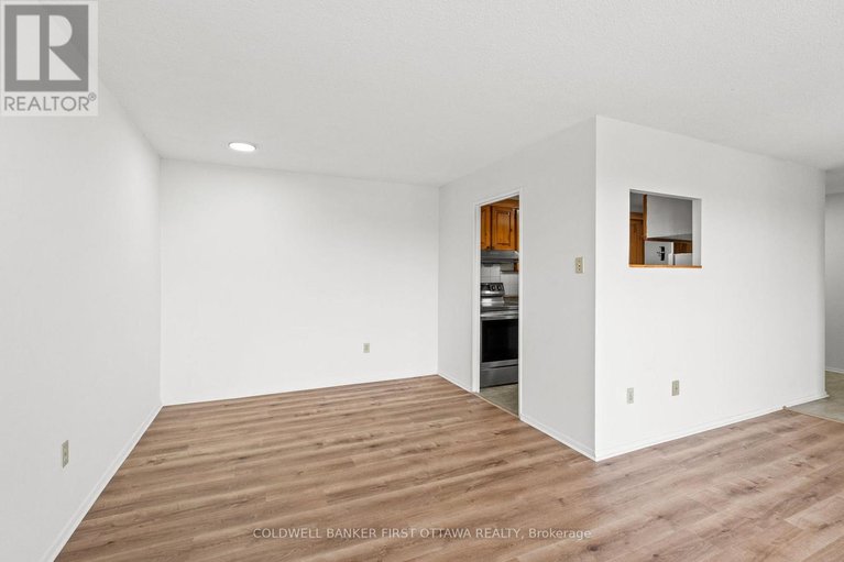28477843/607-1025-richmond-road/woodroffe/ottawa/ontario/K2B8G8_10