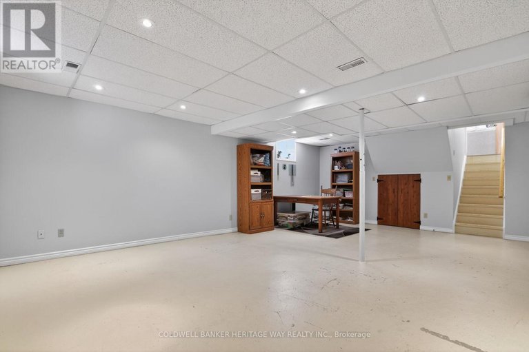 29670405/389-rae-road/mississippi-mills-ramsay-twp/mississippi-mills/ontario/K0A1A0_32