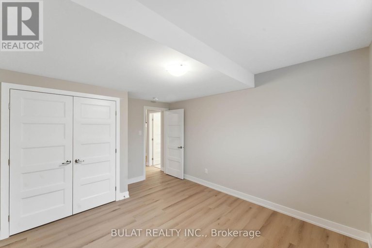 28281771/1357-kitchener-avenue/ellwood/ottawa/ontario/K1V6W1_28