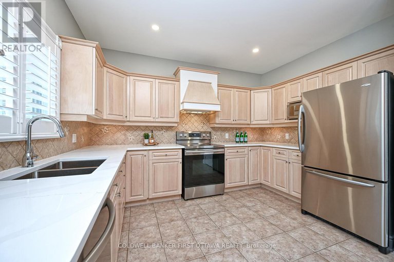 28556106/105-sirocco-crescent/stittsville-north/ottawa/ontario/K2S2C9_15