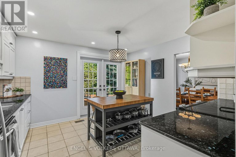 28842366/1800-devlin-crescent/playfair-park/ottawa/ontario/K1H5T6_5
