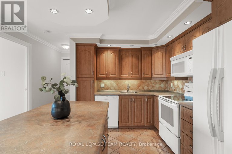 28417377/1508-40-landry-street/vanier/ottawa/ontario/K1L8K4_9