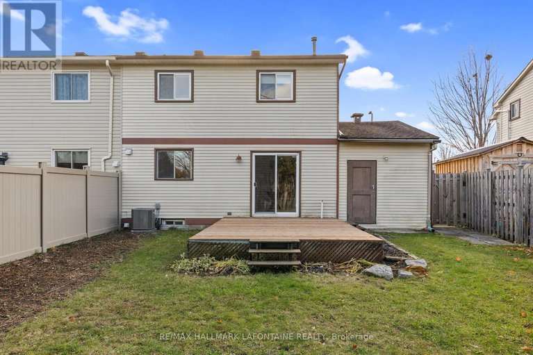 29082379/303-mockingbird-drive/chatelaine-village/ottawa/ontario/K1E2A4_31