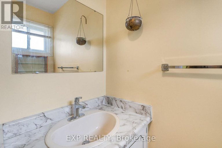 29125286/48-2276-orient-park-drive/blackburn-hamlet-south/ottawa/ontario/K1B4Z7_17