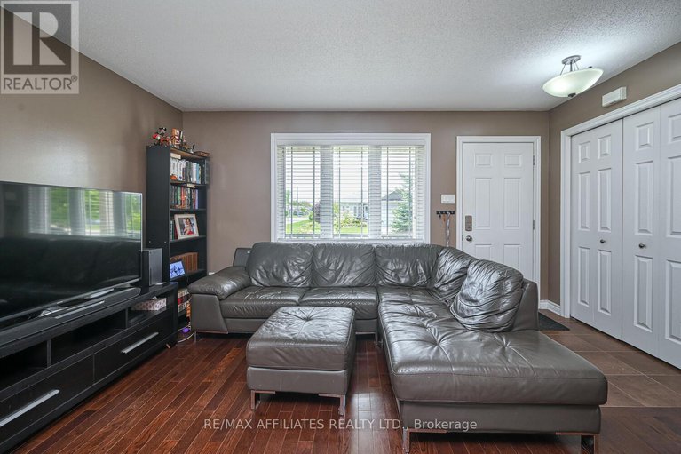 28567614/30-lee-avenue/smiths-falls/smiths-falls/ontario/K7A0A2_4