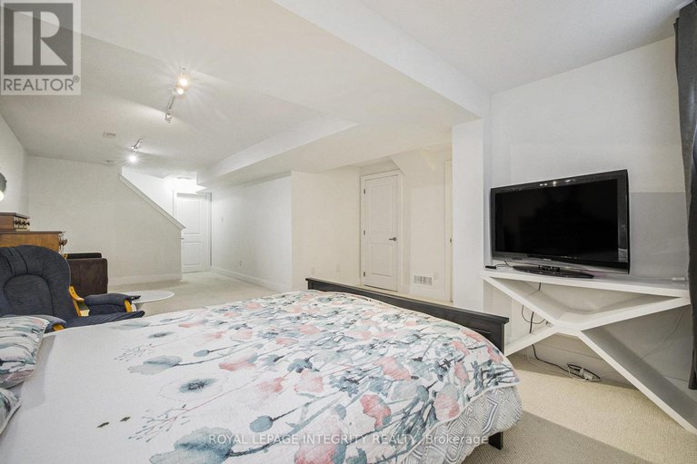 28777177/285-meadowbreeze-drive/emerald-meadowstrailwest/ottawa/ontario/K2M3A6_30