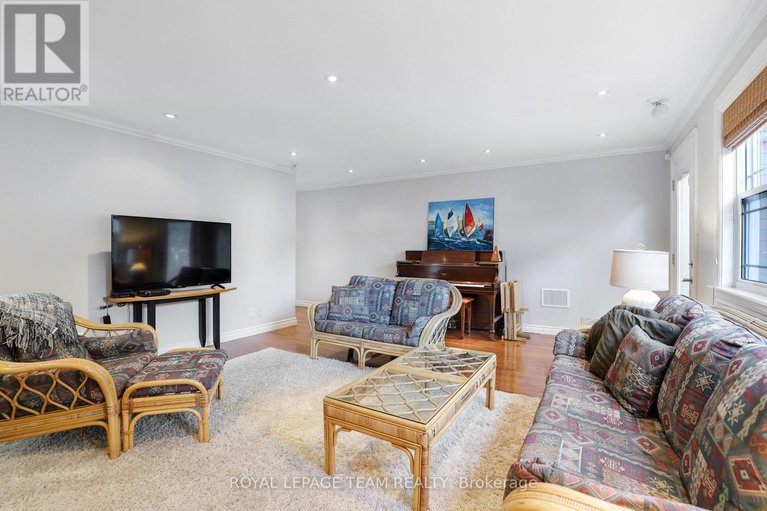 29431378/1939-wembley-avenue/carlingwood/ottawa/ontario/K2A1A8_37