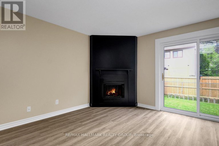 28349257/1701-lafrance-drive/queenswood-heights-south/ottawa/ontario/K1E2L7_8