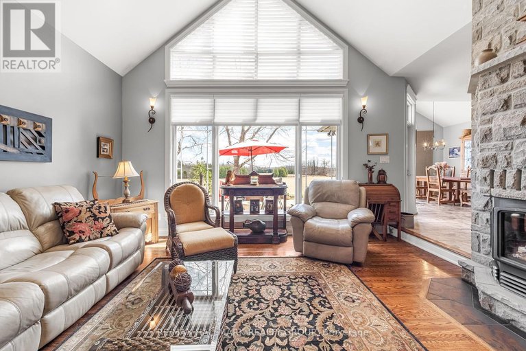 28343367/6980-mansfield-road/btwn-franktown-rd-fallowfield-rd/ottawa/ontario/K2S1B8_16