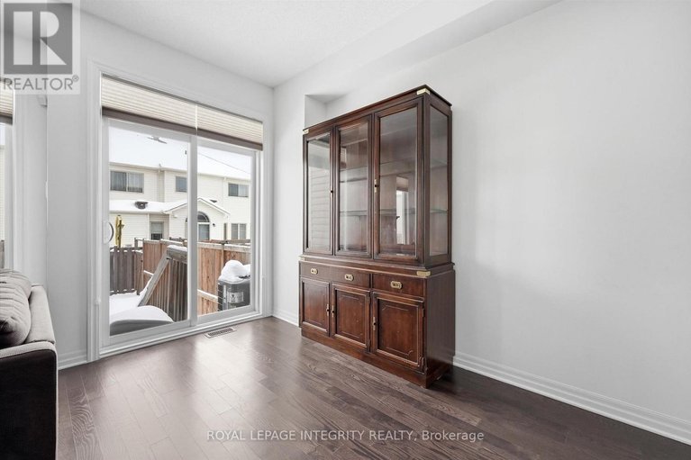 29474235/88-chevron-place/mer-bleuebradley-estatesanderson-park/ottawa/ontario/K1W0L6_15