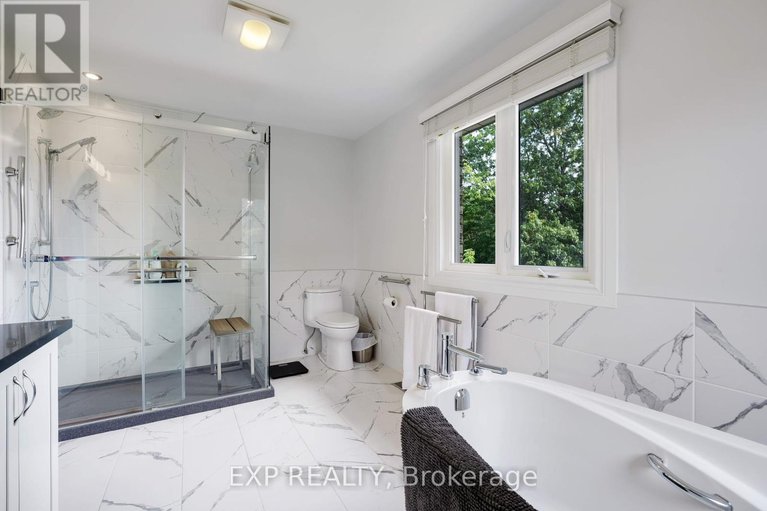 28764133/2106-lamira-street/applewood-acres/ottawa/ontario/K1H8N9_20
