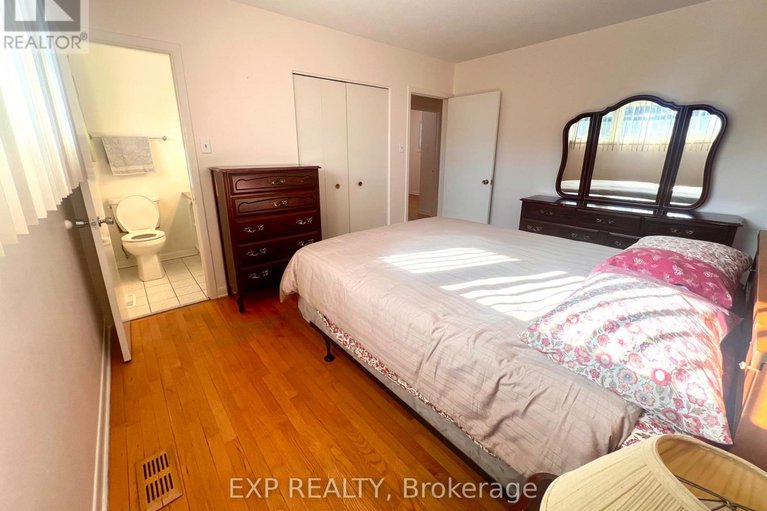 29285178/20-wallford-way/city-viewskylinefisher-heightsparkwood-hills/ottawa/ontario/K2E6B4_21