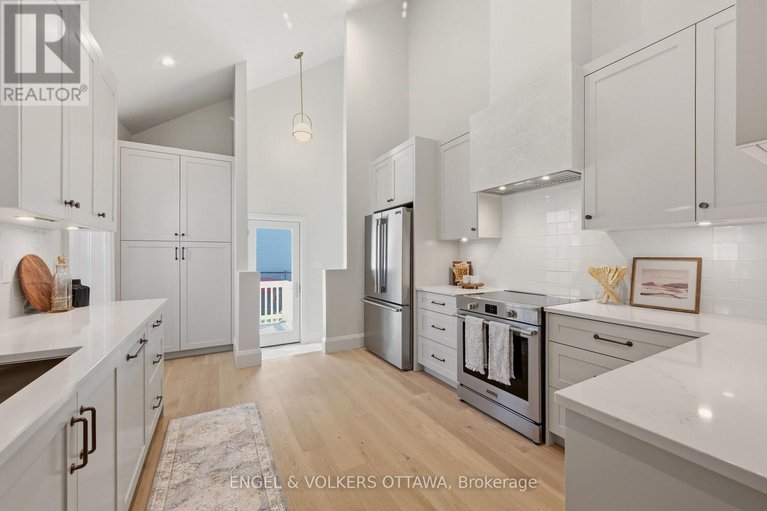 29649230/35-mackay-street/new-edinburgh/ottawa/ontario/K1M2B2_18