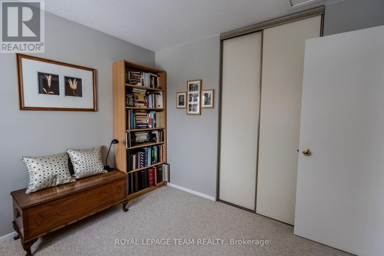 29296774/118-seabrooke-drive/glencairnhazeldean/ottawa/ontario/K2L2R4_26