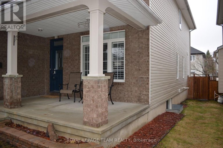 29614410/8-thunderbird-crescent/bridlewood/ottawa/ontario/K2M2V7_2