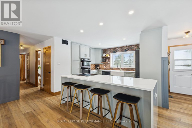 29405798/3460-dessaint-street/cumberland-west/ottawa/ontario/K0A3E0_9