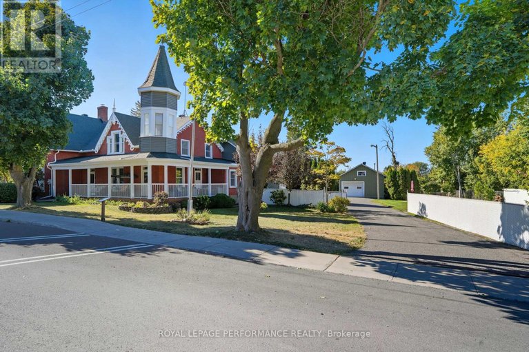 29482695/8-john-street/lorignal/champlain/ontario/K0B1K0_47