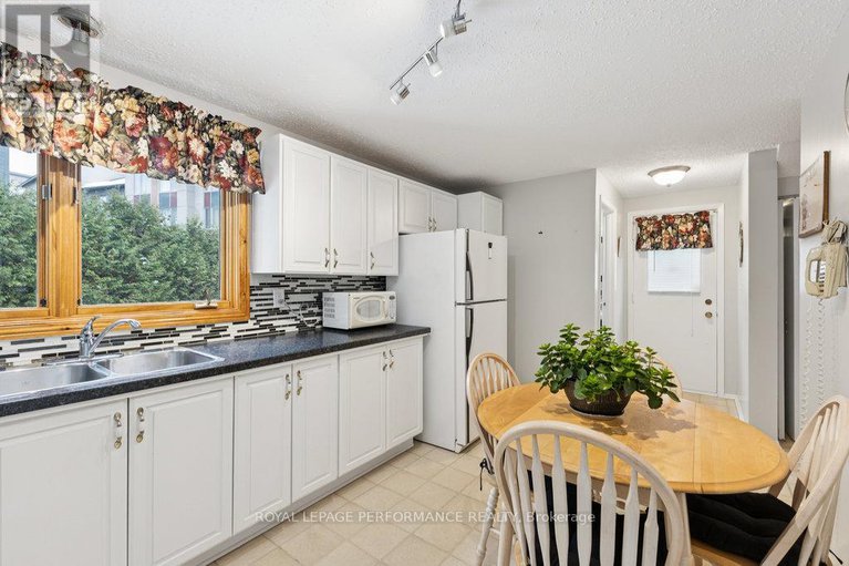 29103097/2314-cotters-crescent/windsor-park-village/ottawa/ontario/K1V8Y6_17