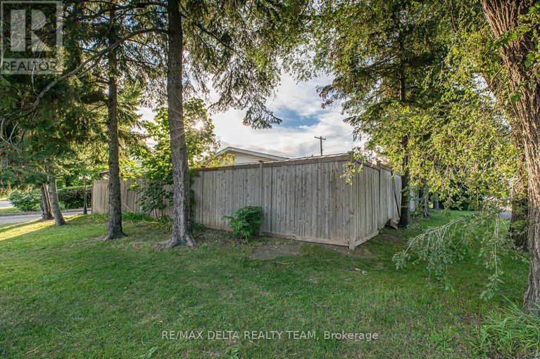 29690453/2465-tupper-avenue/hawthorne-meadows/ottawa/ontario/K1G1G6_23