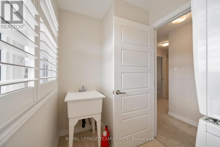 28565820/741-derreen-avenue/stittsville-north/ottawa/ontario/K2S2Y9_32