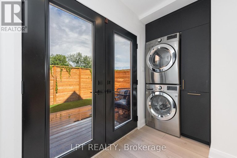28269196/323-booth-street/west-centre-town/ottawa/ontario/K1R7K1_19