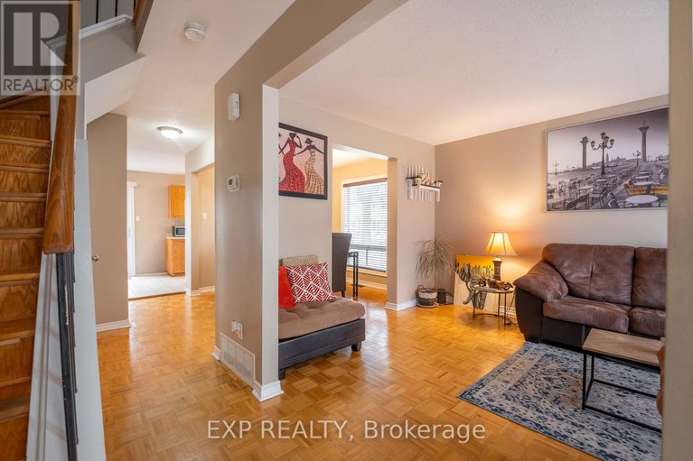 28250055/15-1979-greenvale-lane/chateauneuf/ottawa/ontario/K1C6E4_4