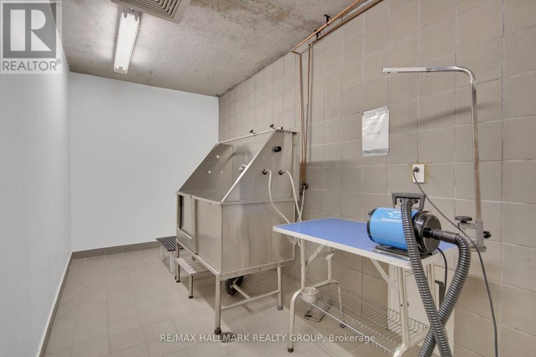 29651496/208-555-anand-private/riverside-park-south/ottawa/ontario/K1V2R7_34