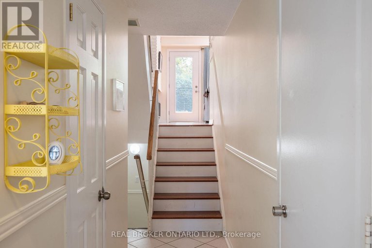 28141564/31-reaney-court/beaverbrook/ottawa/ontario/K2K1W7_6
