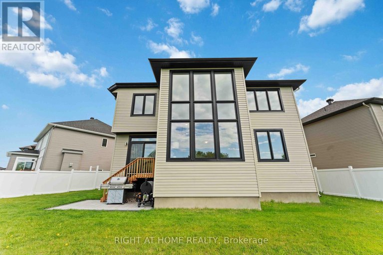 28377550/707-kirkham-crescent/btwn-franktown-rd-fallowfield-rd/ottawa/ontario/K0A2Z0_29