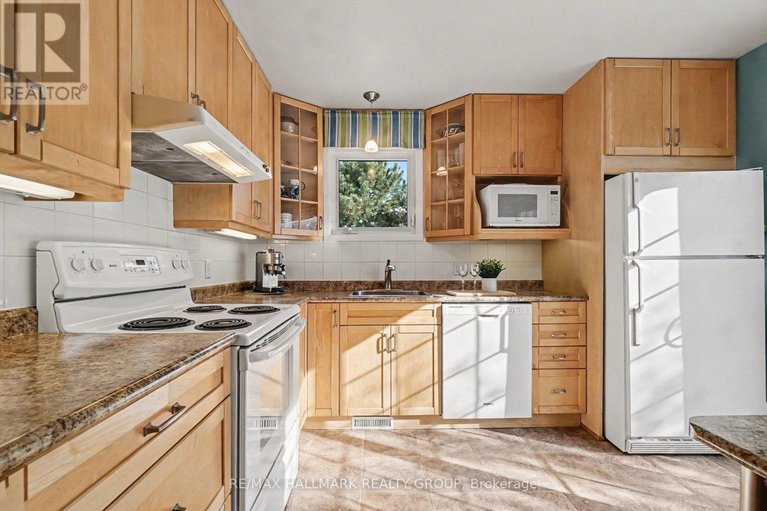 29278557/1044-adley-road/carson-grove/ottawa/ontario/K1J8B9_9