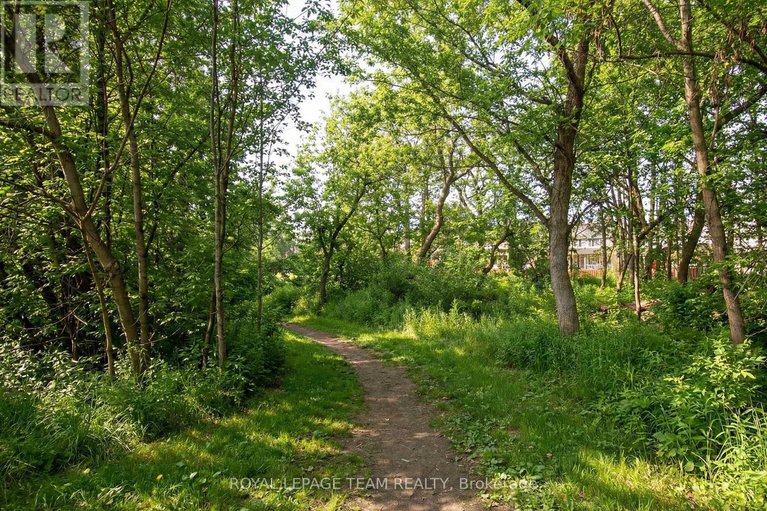 29564017/a-19-tadley-private/longfields/ottawa/ontario/K2J2T3_37