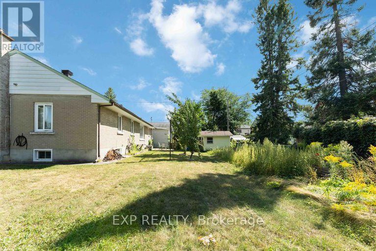28788281/878-ivanhoe-avenue/queensway-terrace-north/ottawa/ontario/K2B5S5_38