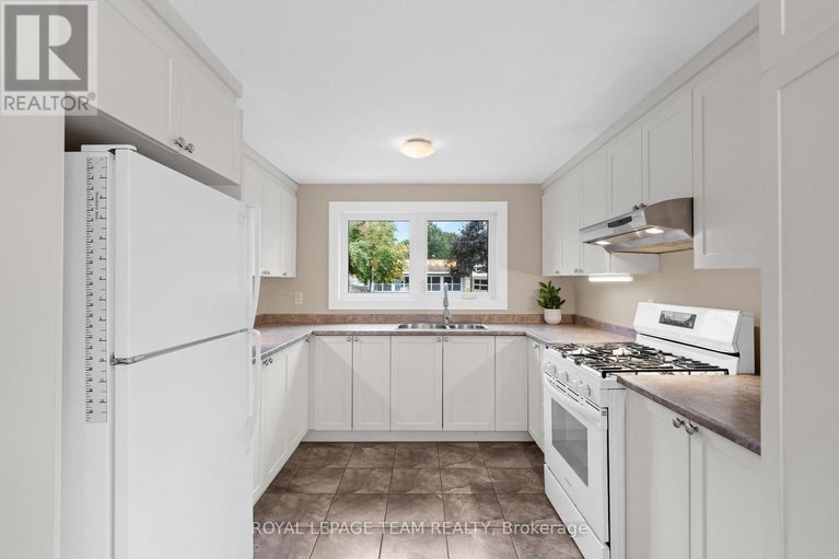 29064420/1119-firefly-lane/manotick-south-to-roger-stevens/ottawa/ontario/K4M0T6_15