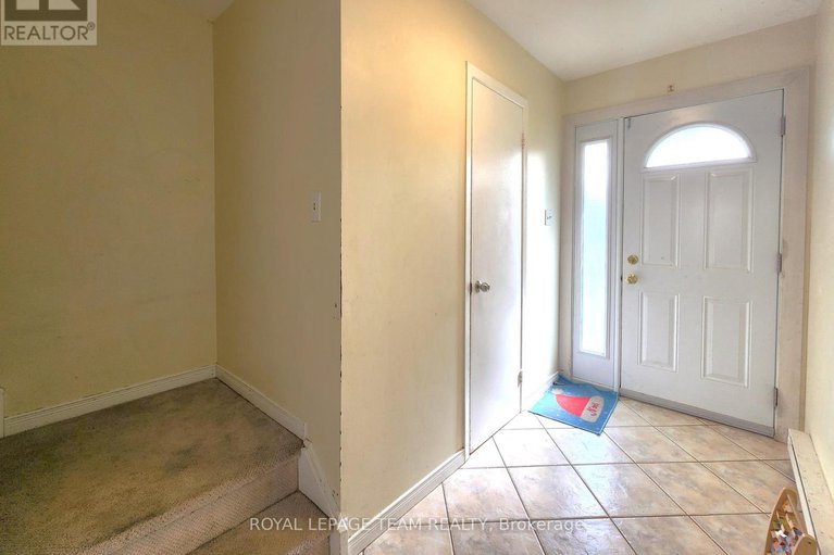 28396854/b-25-bertona-street/craig-henrywoodvale/ottawa/ontario/K2G4G7_3