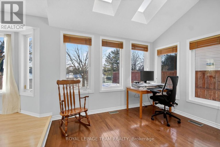 29430721/1604-proulx-drive/fallingbrookpineridge/ottawa/ontario/K4A1T5_16