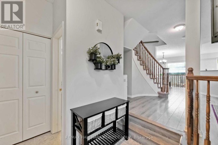 28384628/1532-duplante-avenue/fallingbrookpineridge/ottawa/ontario/K4A3Z2_5