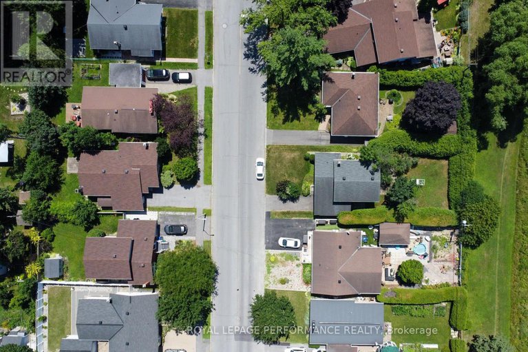 28976422/2194-haig-drive/elmvale-acres/ottawa/ontario/K1G2L2_23