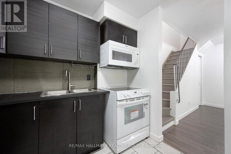 28653578/m-15-banner-road/sheahan-estatestrend-village/ottawa/ontario/K2H8T3_14