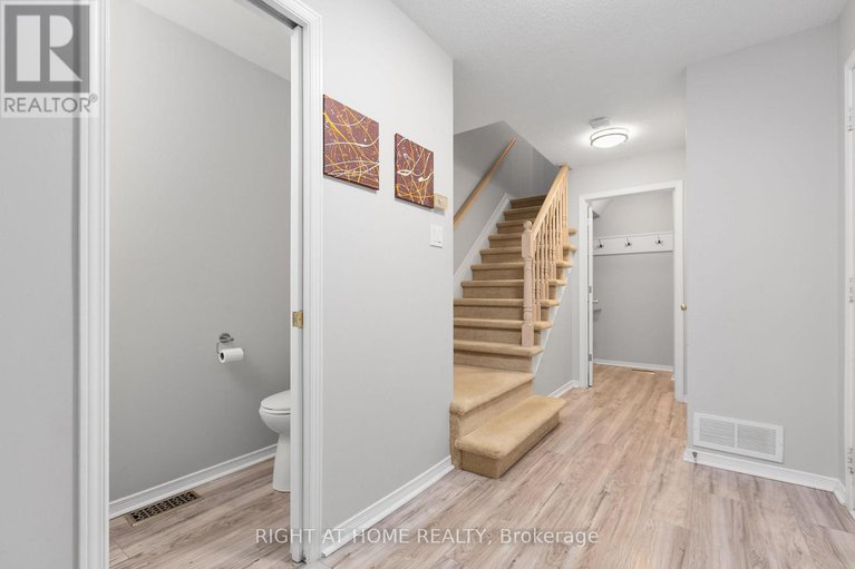 29127565/4-thorburn-private/lower-town/ottawa/ontario/K1N1G4_12