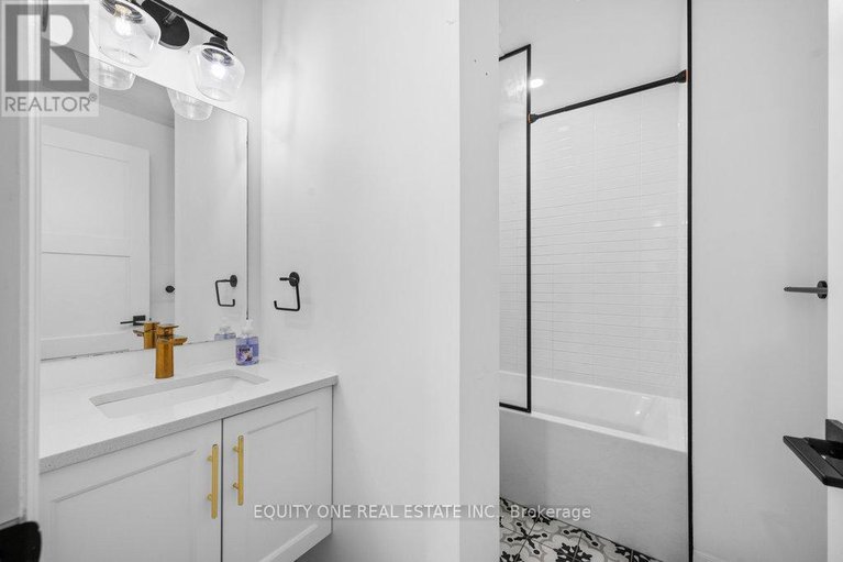 28541056/105-101-pinhey-street/hintonburg/ottawa/ontario/K1Y1T7_24