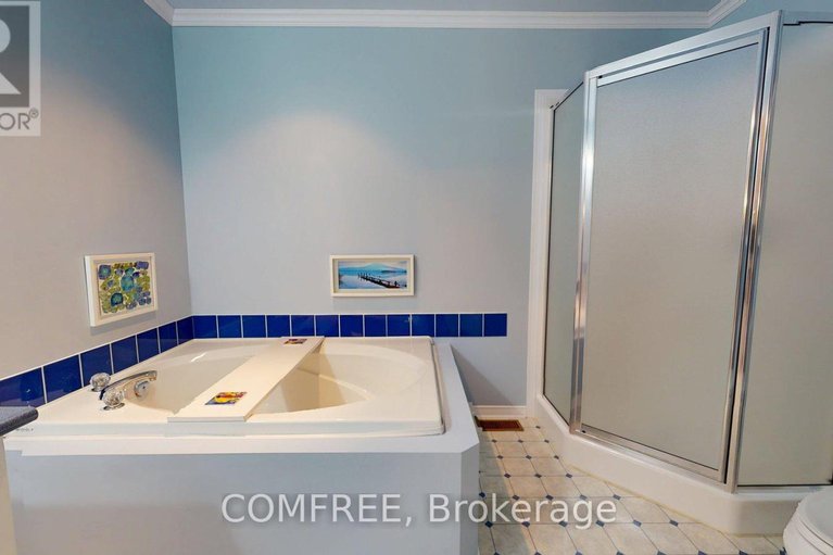 28797626/1315-silvestri-crescent/carson-grove/ottawa/ontario/K1J1E8_17