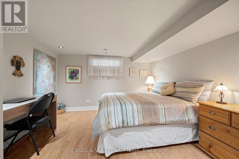 29330205/1336-cahill-drive/south-keys/ottawa/ontario/K1V7K4_35