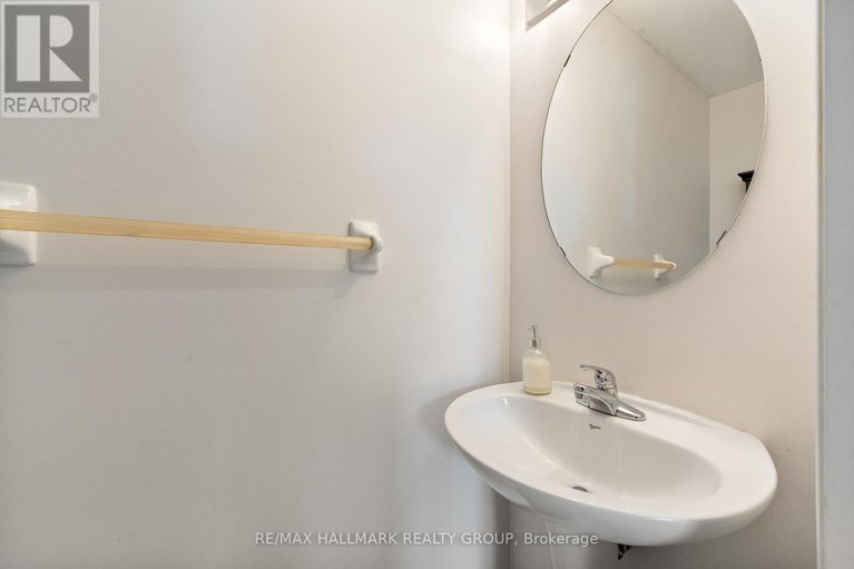 28604649/7-70-briargate-private/springridgeeast-village/ottawa/ontario/K4A0C3_28