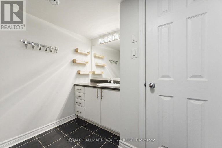 28421712/293a-titanium-private/convent-glen-north/ottawa/ontario/K1C0A5_21